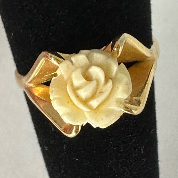 Vintage Carved Rose Ring - Picture 5 of 16